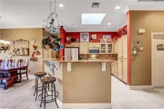 Photo #6: 2160353 Listing