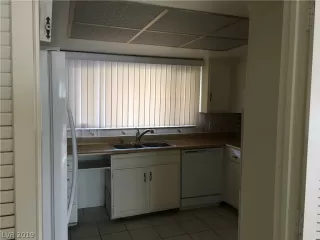 Photo #5: 2160399 Listing 