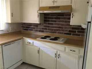 Photo #6: 2160399 Listing 