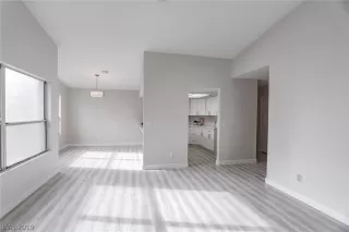 Photo #4: 2160440 Listing 