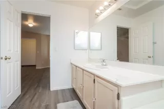 Photo #5: 2160520 Listing