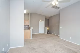 Photo #6: 2160572 Listing