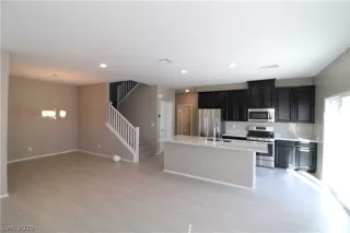 Photo #1: 2160589 Listing 