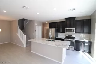 Photo #3: 2160589 Listing 