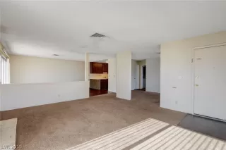 Photo #5: 2160594 Listing