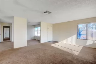 Photo #6: 2160594 Listing