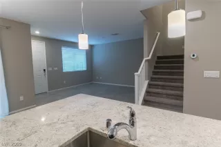 Photo #4: 2160603 Listing