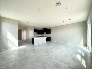 Photo #2: 2160632 Listing