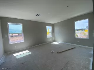 Photo #4: 2160632 Listing