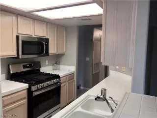 Photo #6: 2160647 Listing 