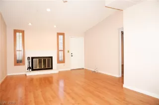 Photo #6: 2160667 Listing 