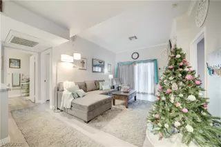 Photo #4: 2160676 Listing