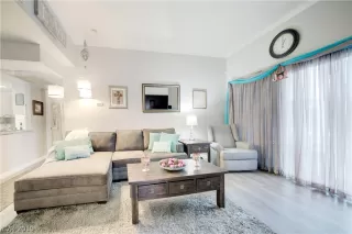 Photo #6: 2160676 Listing