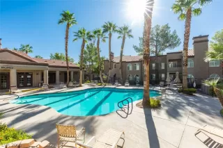 Photo #4: 2160721 Listing