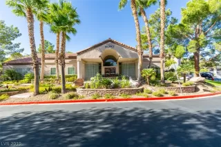 Photo #5: 2160721 Listing