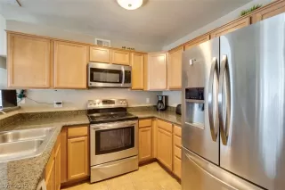 Photo #6: 2160721 Listing