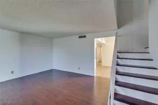 Photo #2: 2160996 Listing