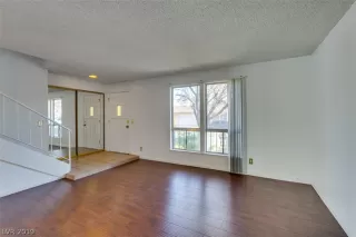 Photo #6: 2160996 Listing