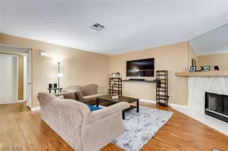 Photo #1: 2161005 Listing