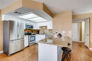 Photo #3: 2161005 Listing