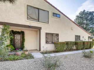 Photo #2: 2161022 Listing 