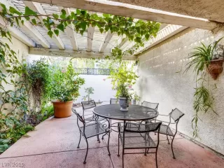 Photo #3: 2161022 Listing 