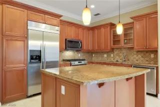 Photo #3: 2161051 Listing 