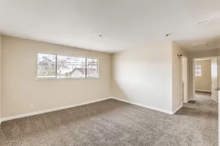 Photo #2: 2161067 Listing