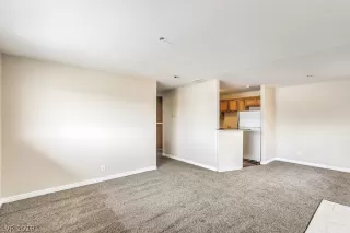 Photo #3: 2161067 Listing