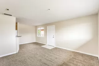 Photo #4: 2161067 Listing