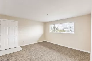 Photo #5: 2161067 Listing