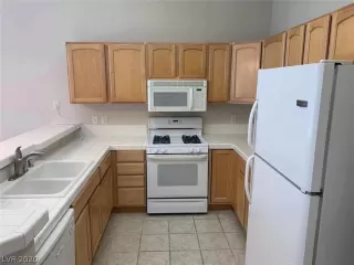 Photo #2: 2161098 Listing 