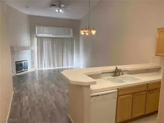 Photo #3: 2161098 Listing 