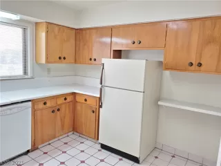 Photo #5: 2161130 Listing 