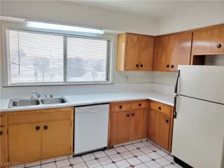 Photo #6: 2161130 Listing 