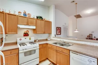 Photo #4: 2161184 Listing