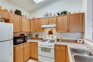 Photo #5: 2161184 Listing