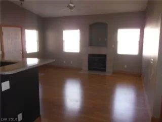 Photo #2: 2161242 Listing