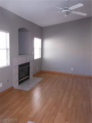 Photo #3: 2161242 Listing