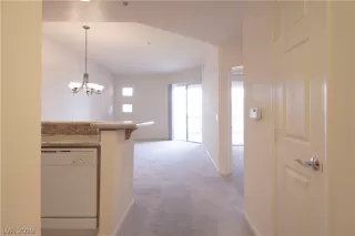 Photo #2: 2161258 Listing