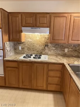 Photo #4: 2161258 Listing