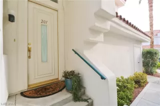 Photo #1: 2161355 Listing 