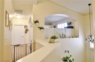 Photo #5: 2161355 Listing 