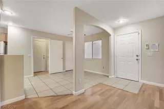 Photo #3: 2161362 Listing 