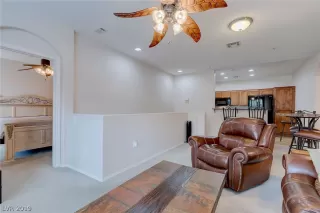 Photo #5: 2161363 Listing