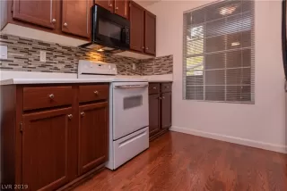 Photo #4: 2161379 Listing