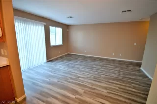 Photo #3: 2161554 Listing 