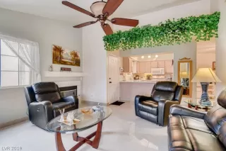 Photo #5: 2161576 Listing