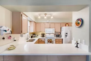 Photo #6: 2161576 Listing