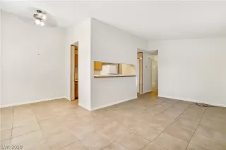 Photo #2: 2161594 Listing